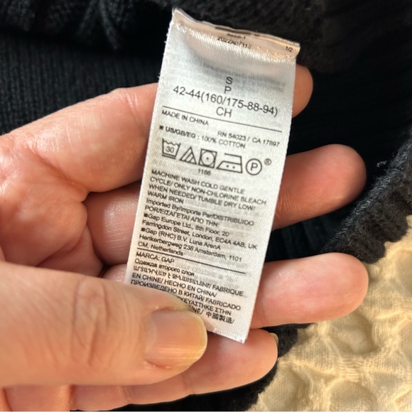 GAP Maternity Cable Knit Sweater & NWT tee Black Size Small EUC 100% cotton - Picture 11 of 16